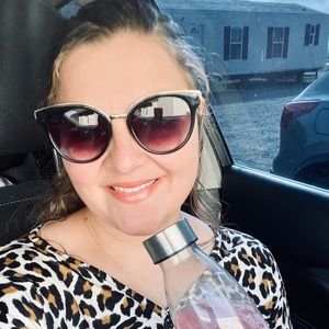 Meet your Posher, Jillian